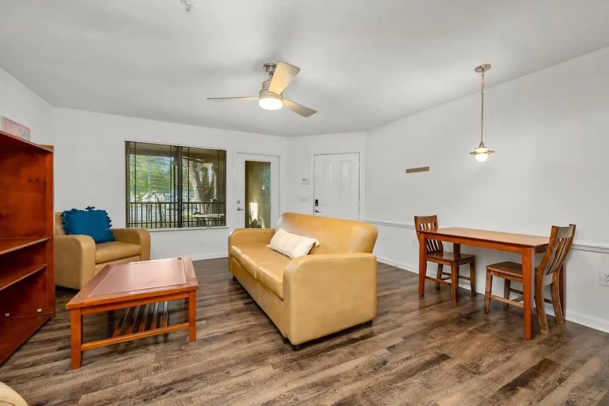 Apartament 5 Mi To Busch Gardens + 2 Mi To Usf + Pool + Gym Tampa