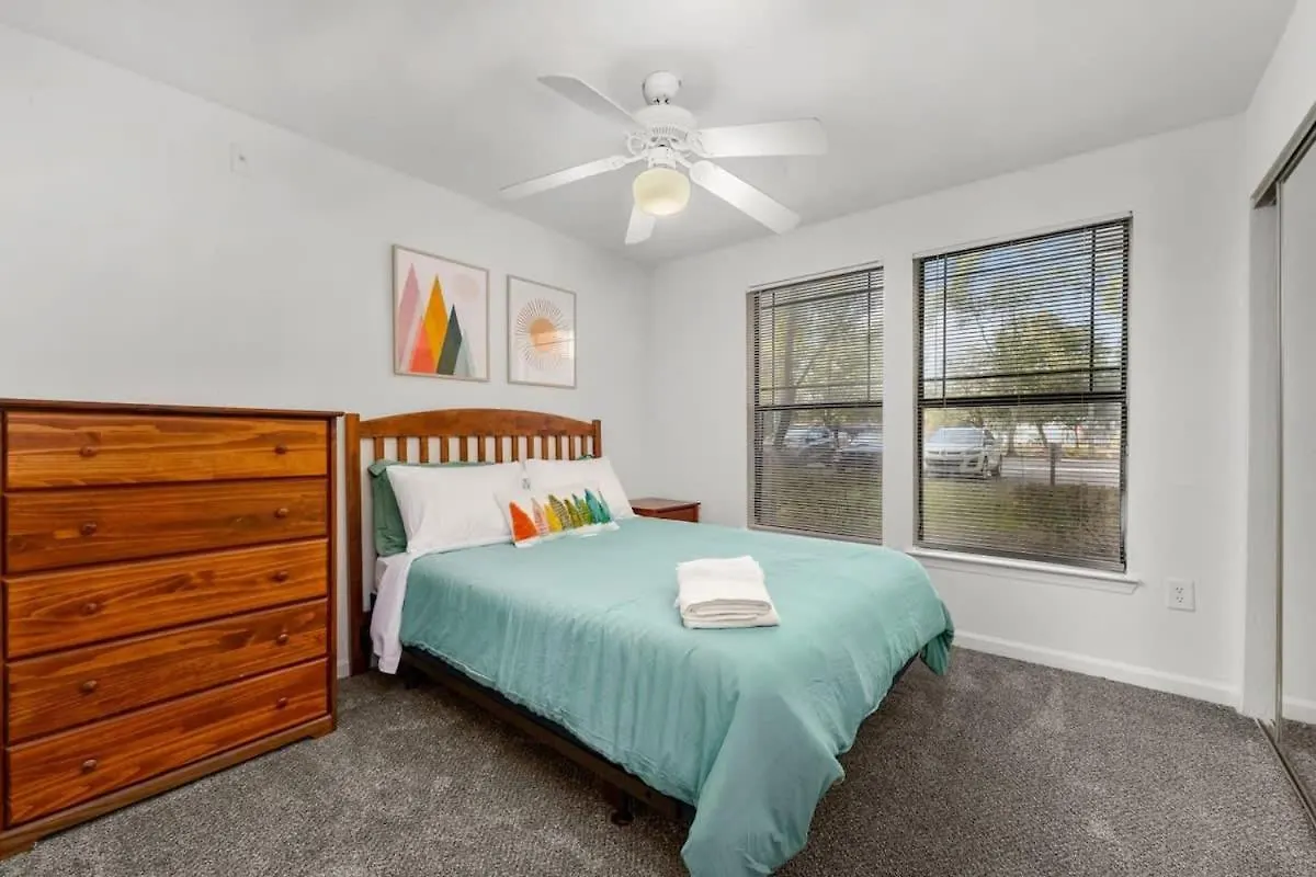 Apartament 5 Mi To Busch Gardens + 2 Mi To Usf + Pool + Gym Tampa 0*,