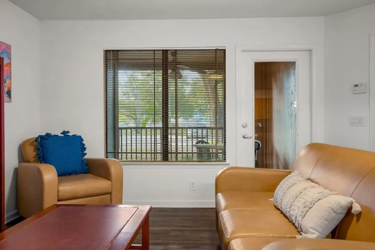 Apartament 5 Mi To Busch Gardens + 2 Mi To Usf + Pool + Gym Tampa