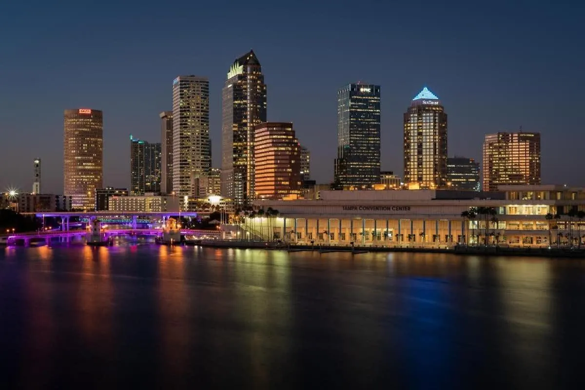 Apartament 5 Mi To Busch Gardens + 2 Mi To Usf + Pool + Gym Tampa 0*,  Stany Zjednoczone Ameryki